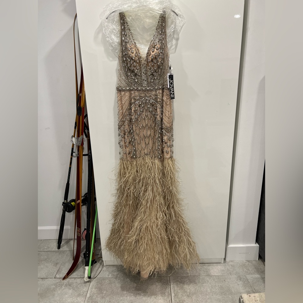 NWT Jovani feather embellished dress
